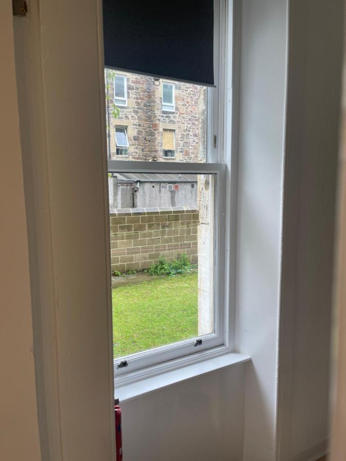 Ground Floor 1 Bedroom Flat In The City Centre Edinburgh Exterior photo