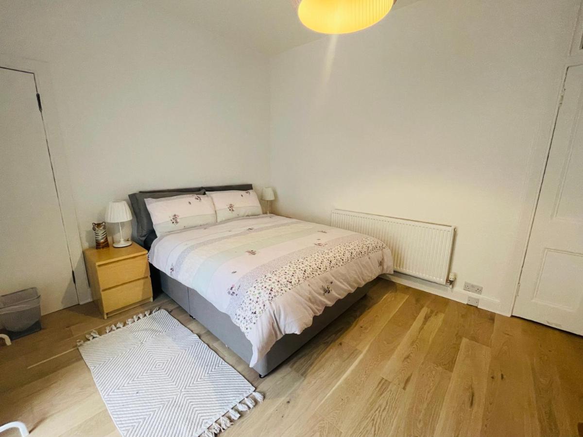 Ground Floor 1 Bedroom Flat In The City Centre Edinburgh Exterior photo